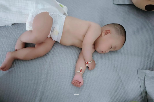 广安三个月宝宝发育标准